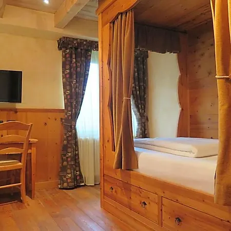 Miravidi A Cervinia Hotel 3*